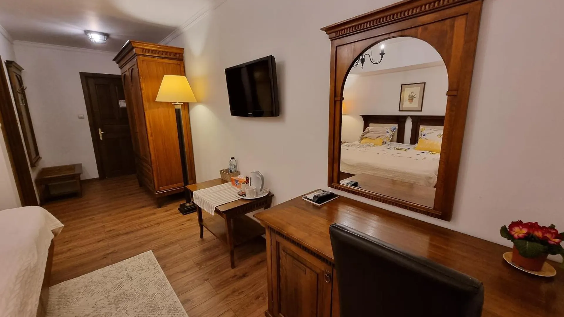 Room 27 @ Arc De Triomphe Bukarest 0*,